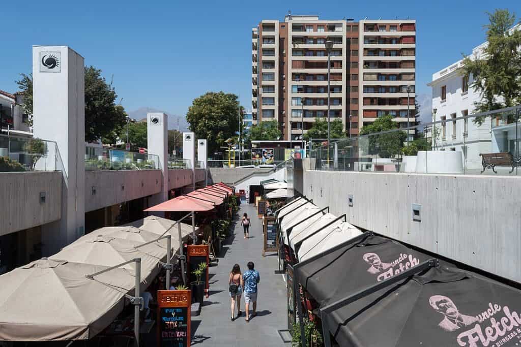 Plaza Ñuñoa: Un Ecosistema Comercial que Redefine la Experiencia Urbana